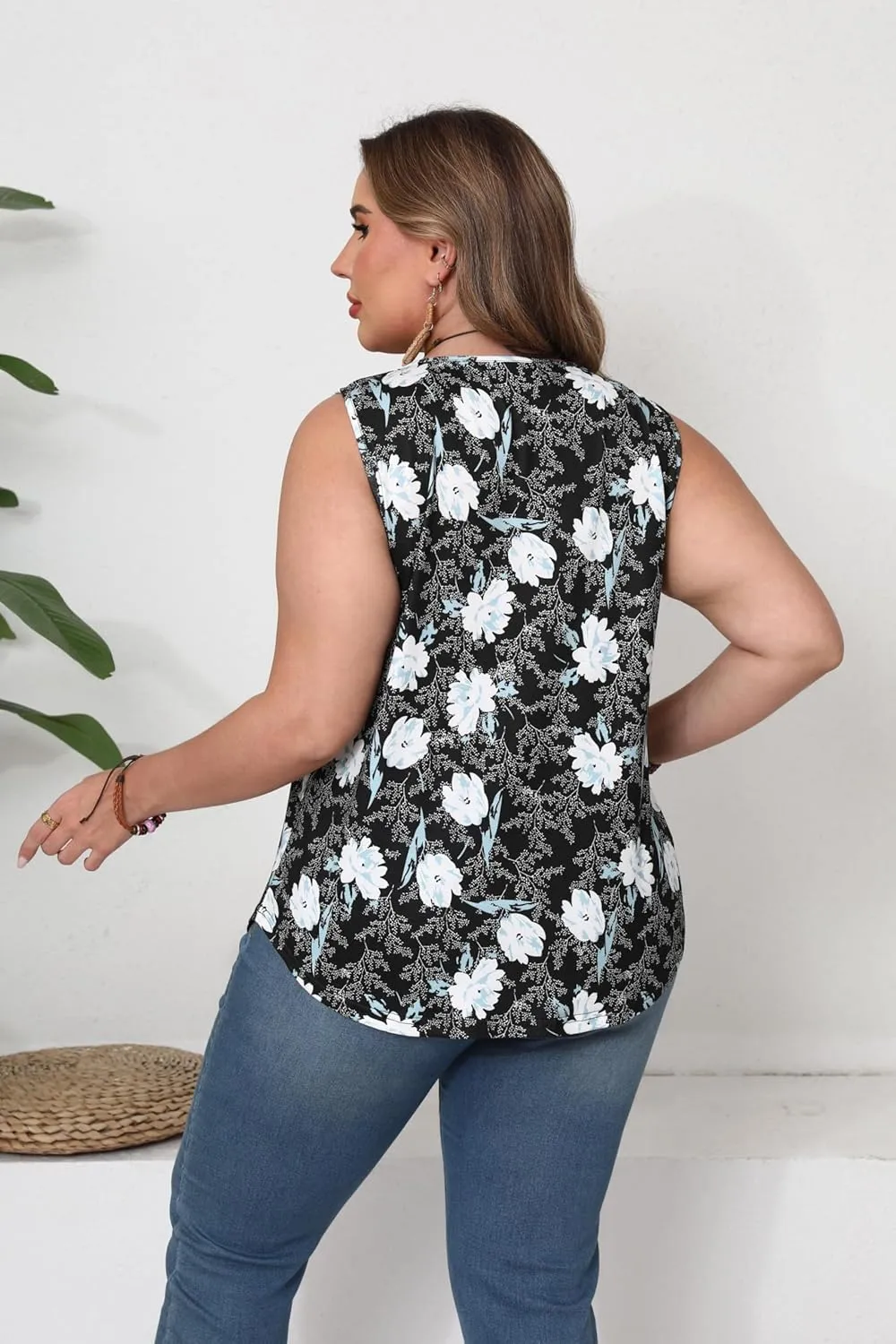 HBEYYTO Women Plus Size Tank Tops Casual Sleeveless Crew Neck Pleated Front Flowy Loose Camisoles Cami Shirts Blouses 1X-5X