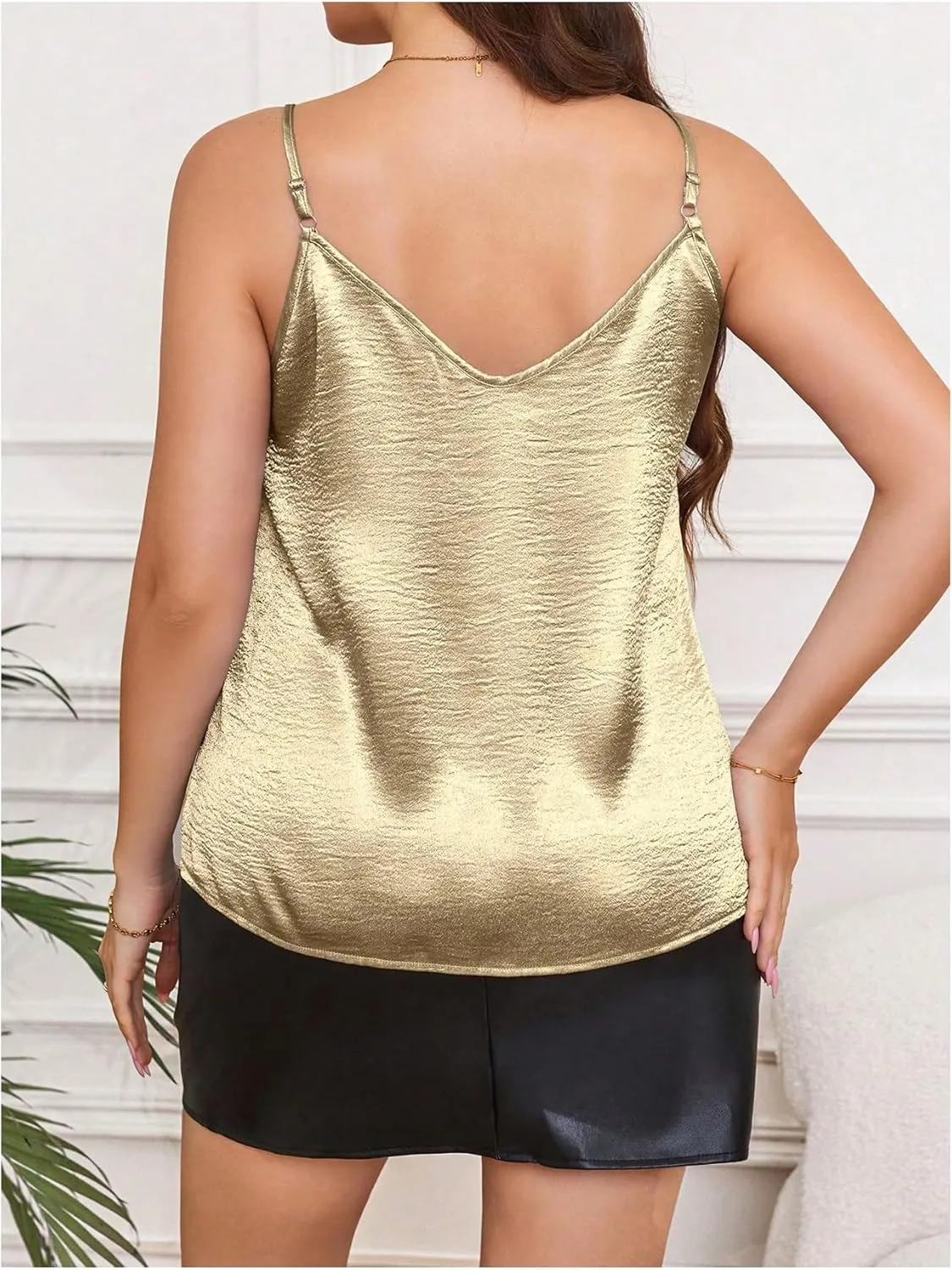 SOLY HUX Women's Plus Size Camisole Spaghetti Strap V Neck Sleeveless Basic Cami Tops